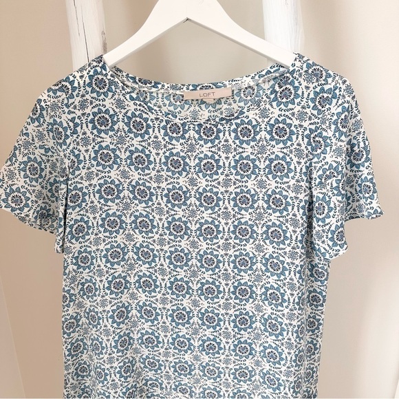 Loft Short Sleeve Medallion Design Blouse Size XS - Picture 3 of 13